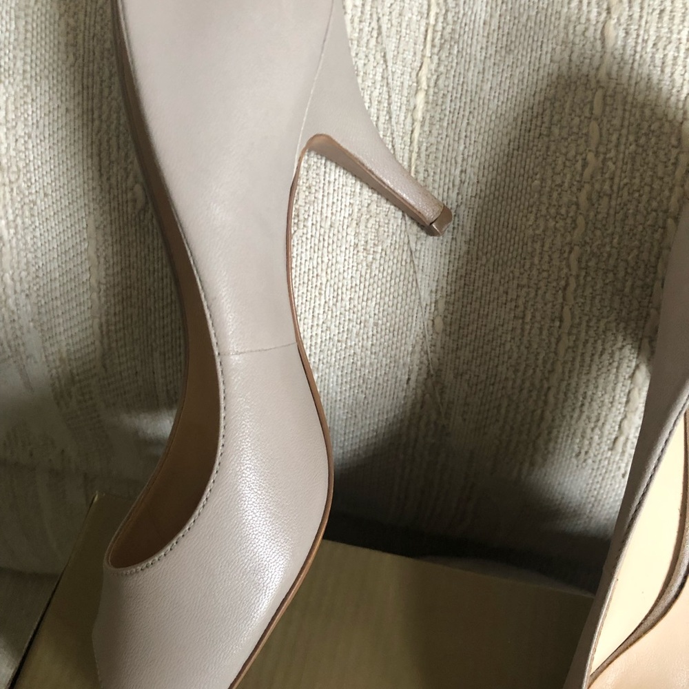 Nine West peep toe light gray heels